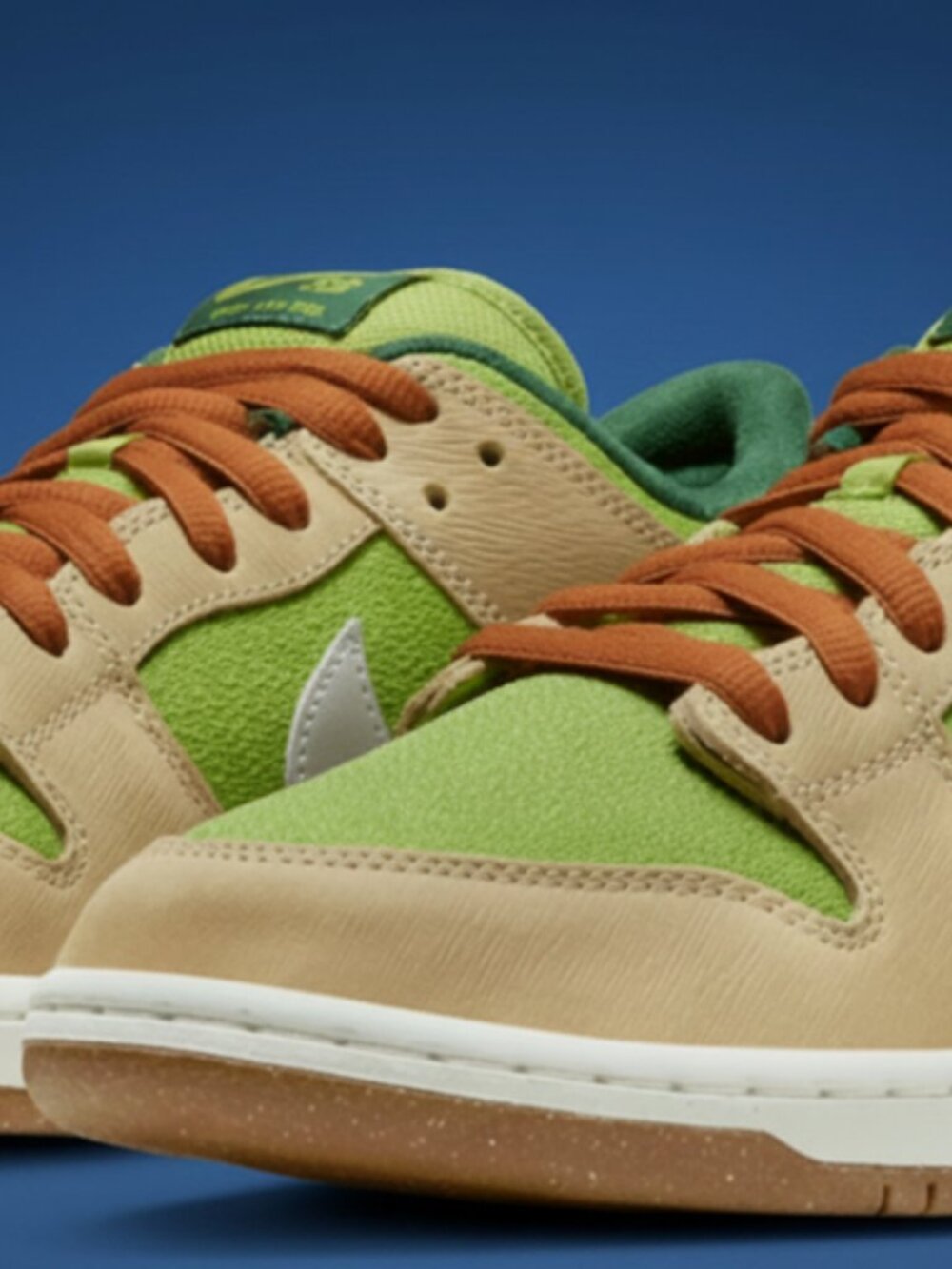 New - 9M / 10.5W Nike SB Dunk Low Escargot